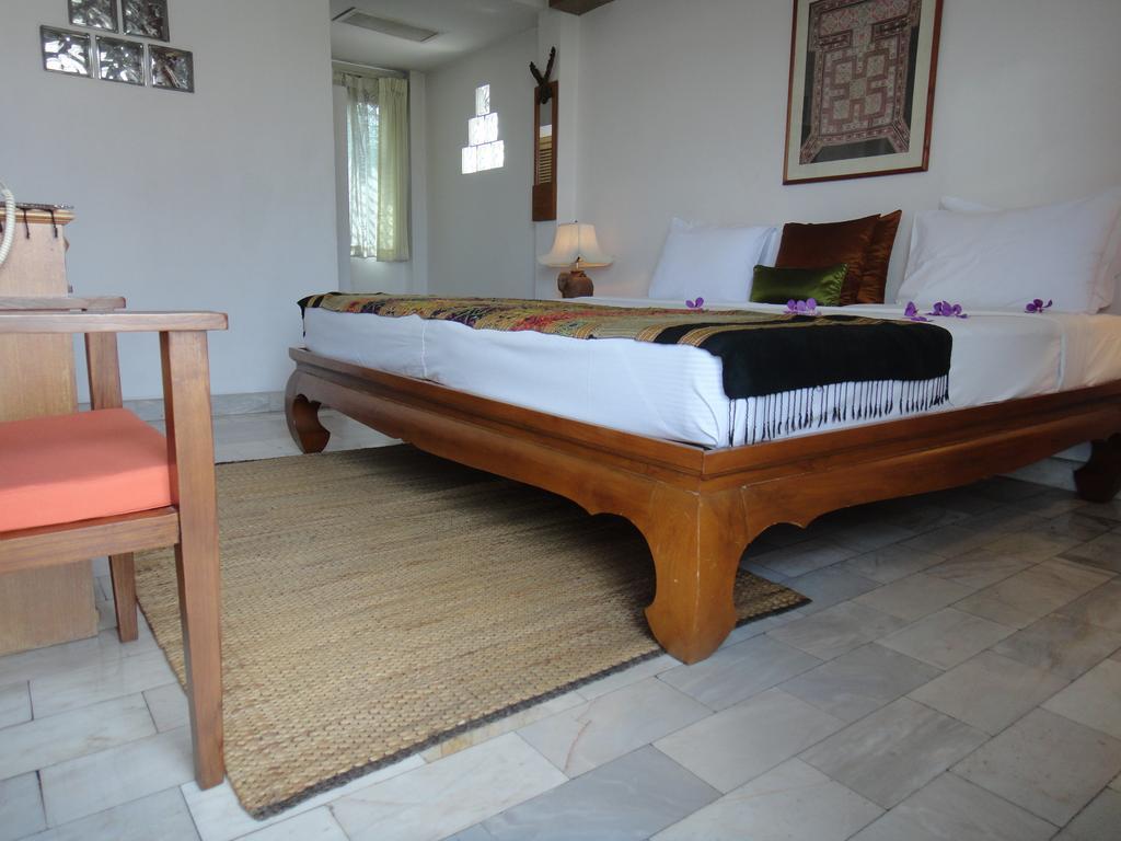 The Red Hibicus Guest House Chiang Mai Exterior photo